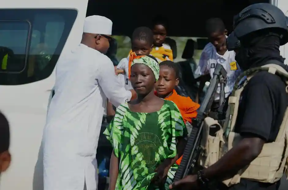 Nigerians welcome 130 schoolchildren and teachers released after mass abduction
